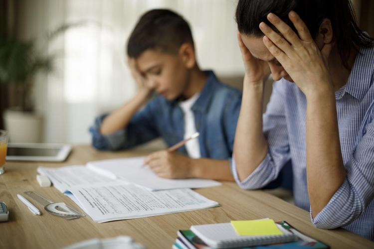 孩子手机成瘾毁一生？5招让TA主动放下手机，家长必看！