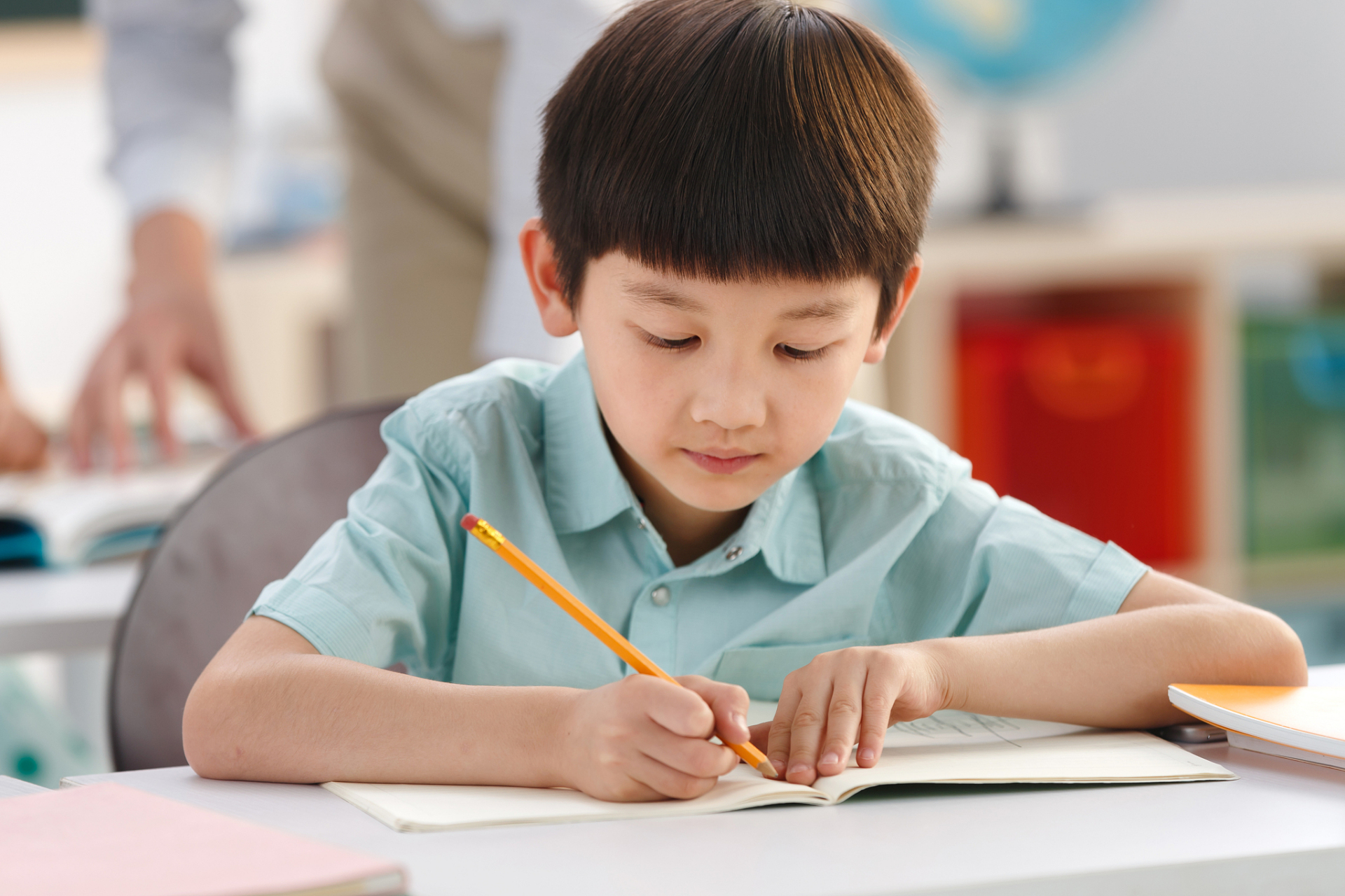 走出手机世界,让孩子的生活更丰富,成长更全面