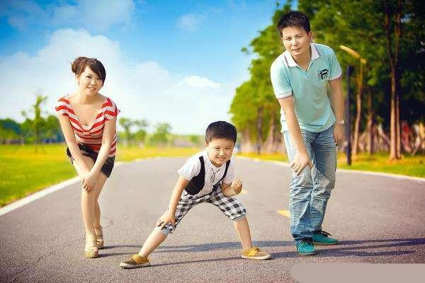 震惊！90%家长正在毁掉孩子自律能力？这4大误区你中招了吗？
