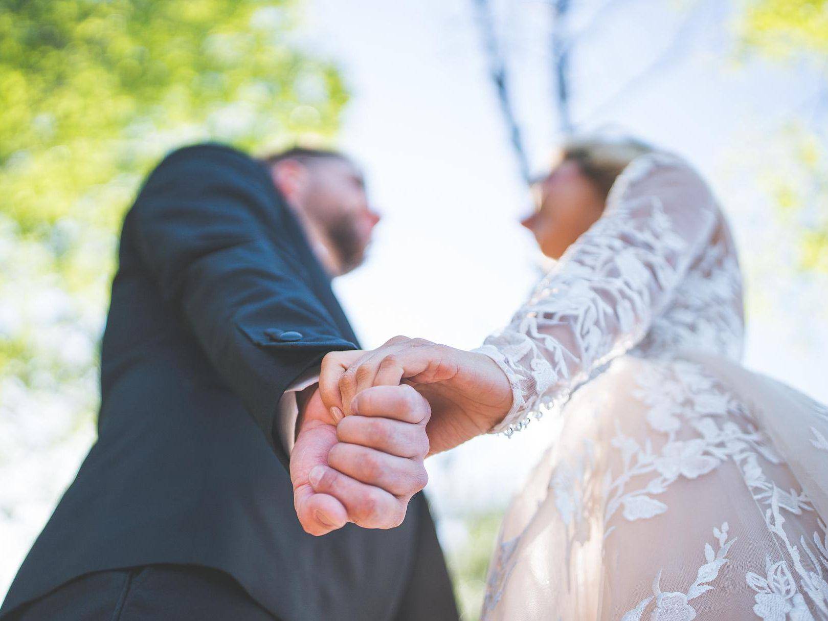 老公出轨后,如何重建信任?这5个步骤让你重拾幸福!